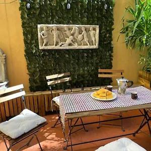 https://wohnung-groe-terrasse-monti.it-romehotels.com